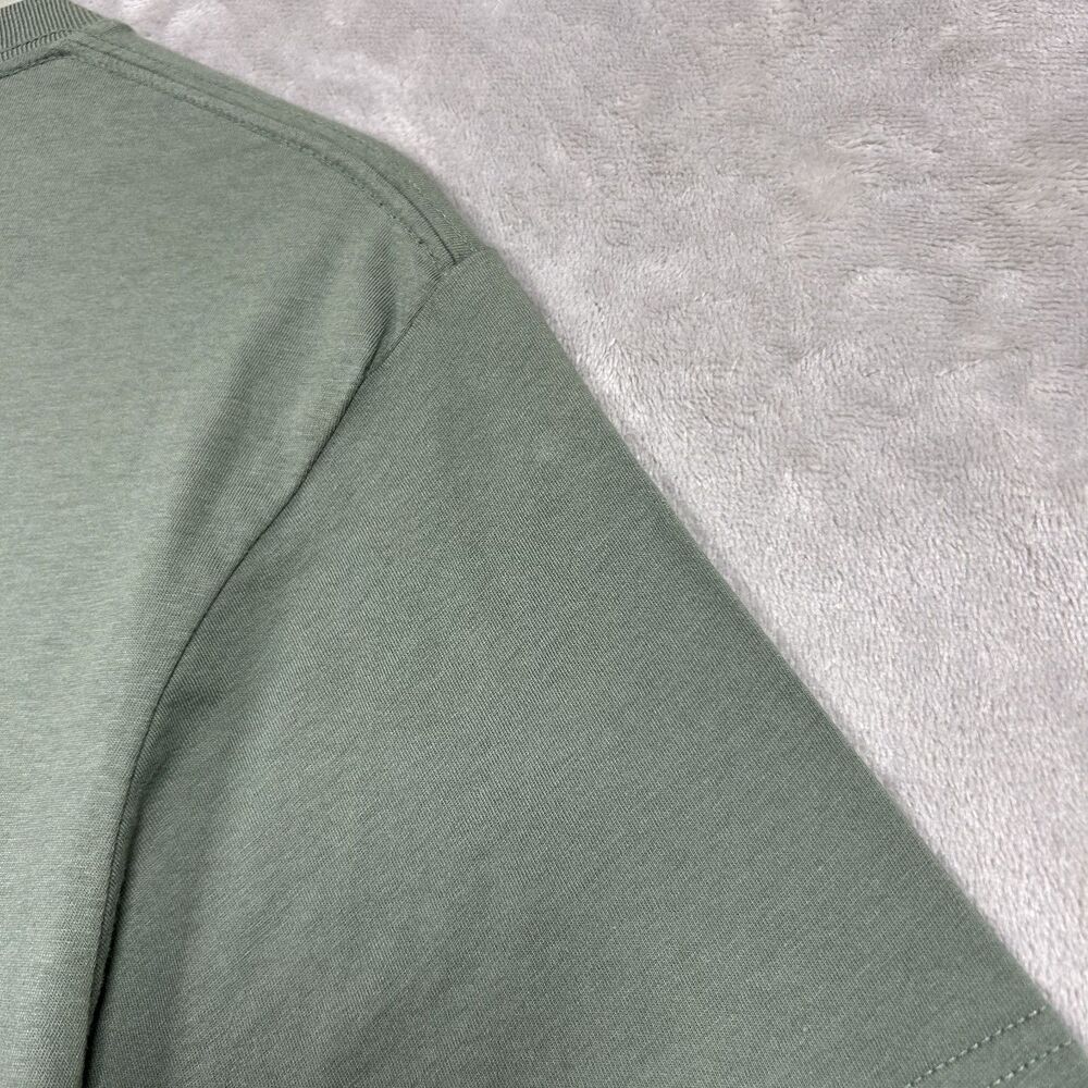 NEW Uniqlo UT One Piece Zoro Graphic Tee Shirt Sz XS - Picture 4 of 8